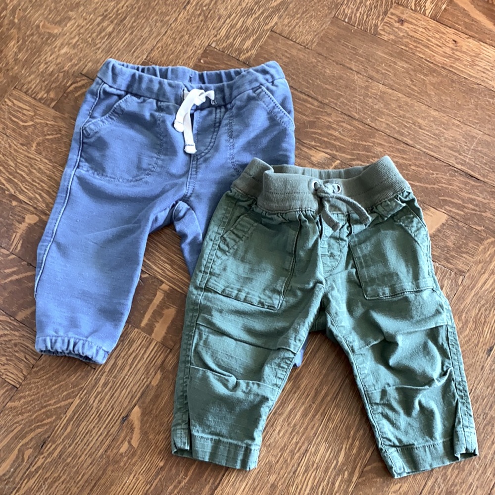 Gap infant bottoms set